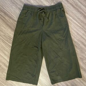 Green Wide Leg Capris